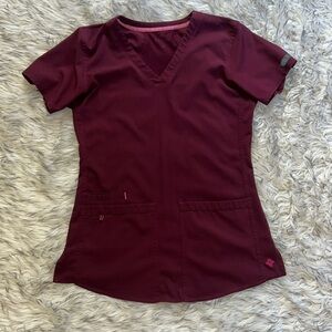 Med Couture energy scrub top 🤎